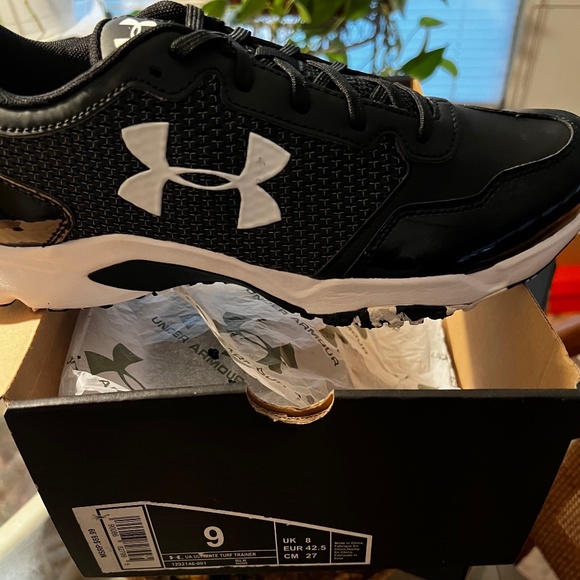 Under Armor Metal Baseball Cleats and Trainers Size 9 main image 4